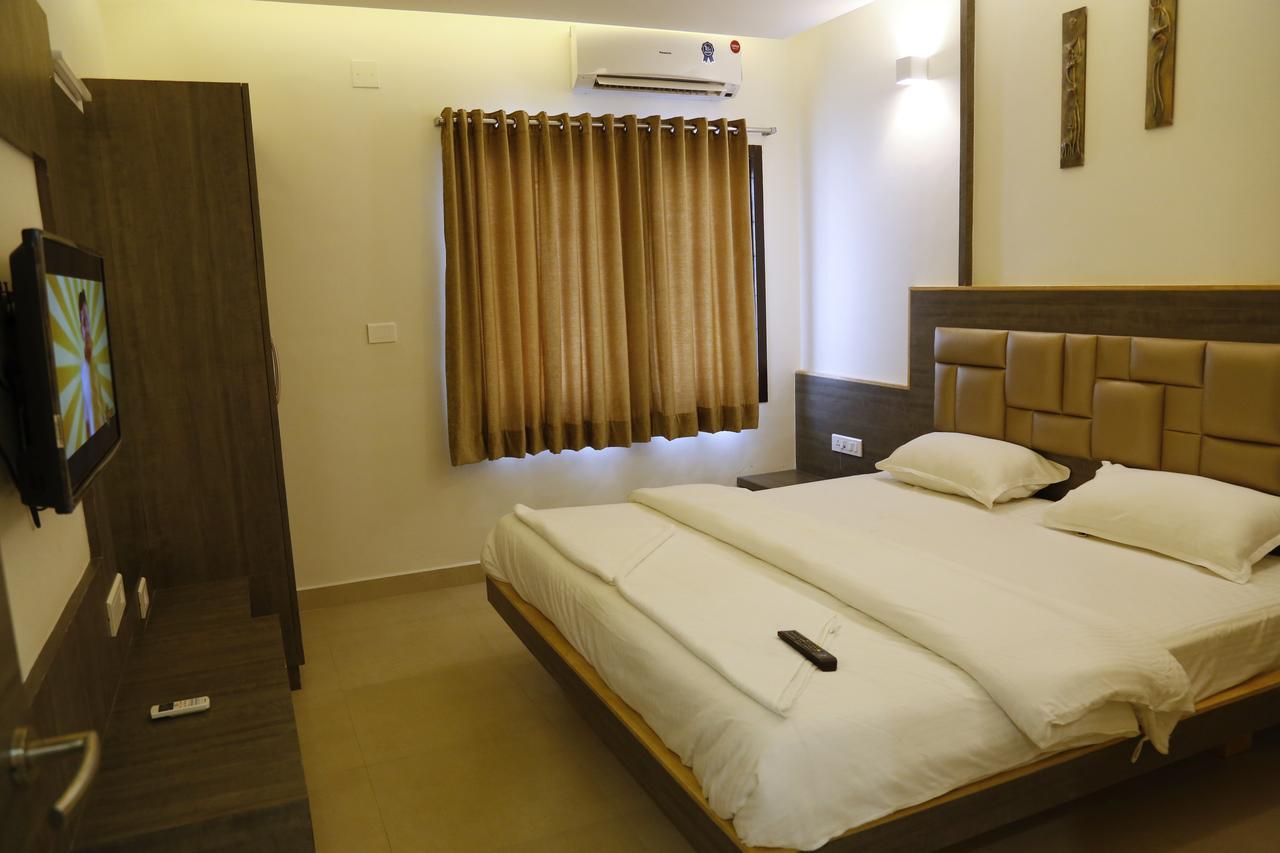 Hotel Sivaranjani Erode Kültér fotó