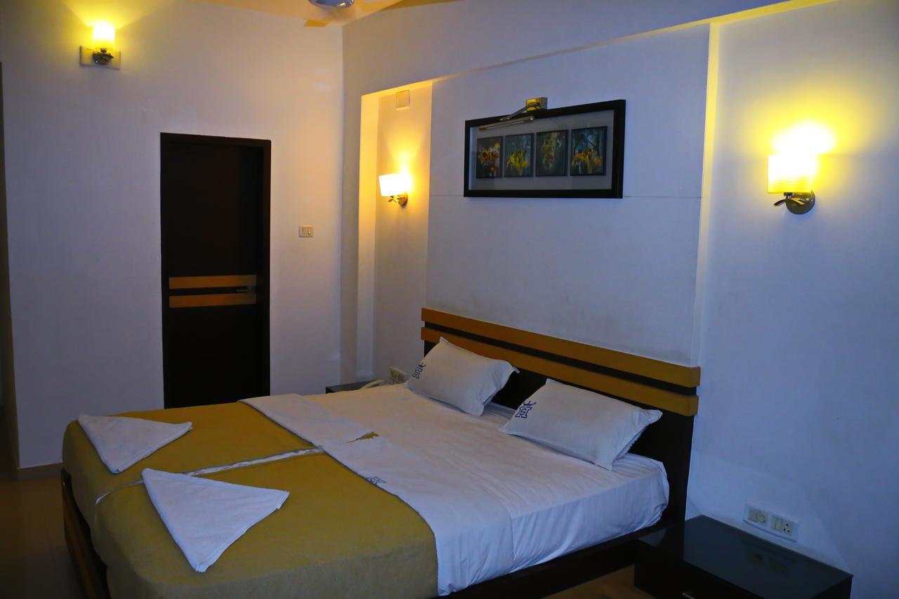 Hotel Sivaranjani Erode Kültér fotó
