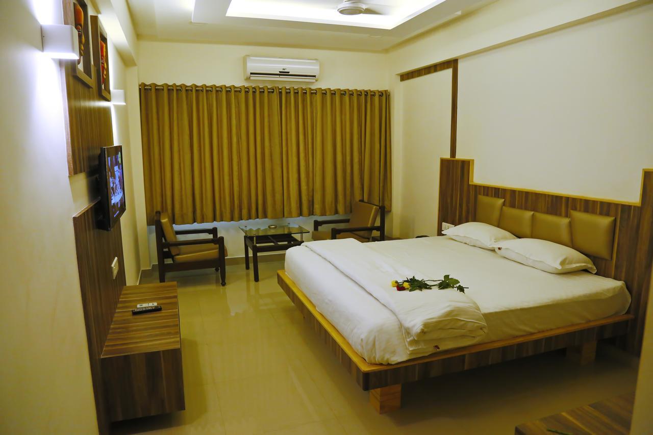Hotel Sivaranjani Erode Kültér fotó