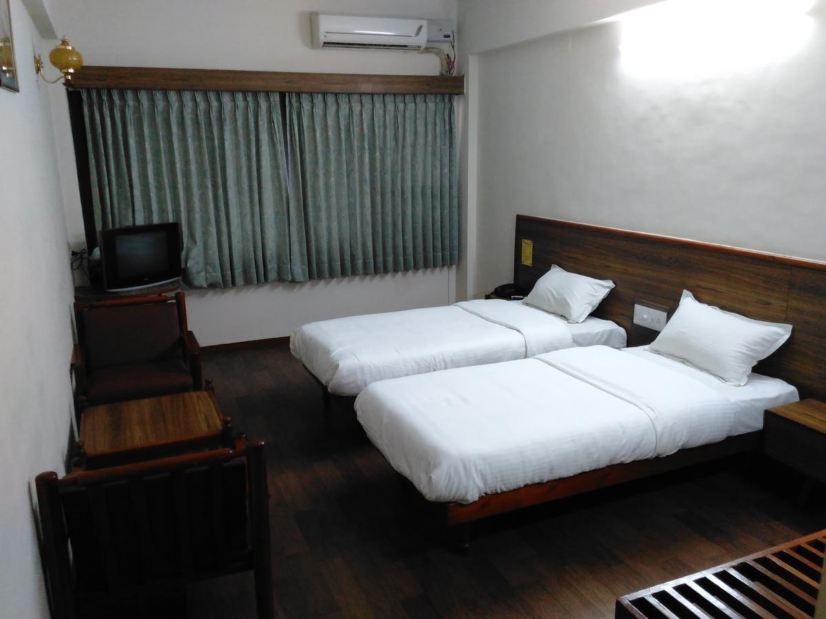 Hotel Sivaranjani Erode Kültér fotó