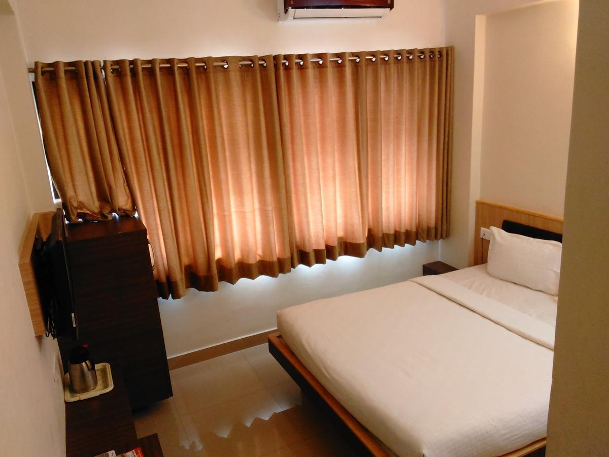 Hotel Sivaranjani Erode Kültér fotó