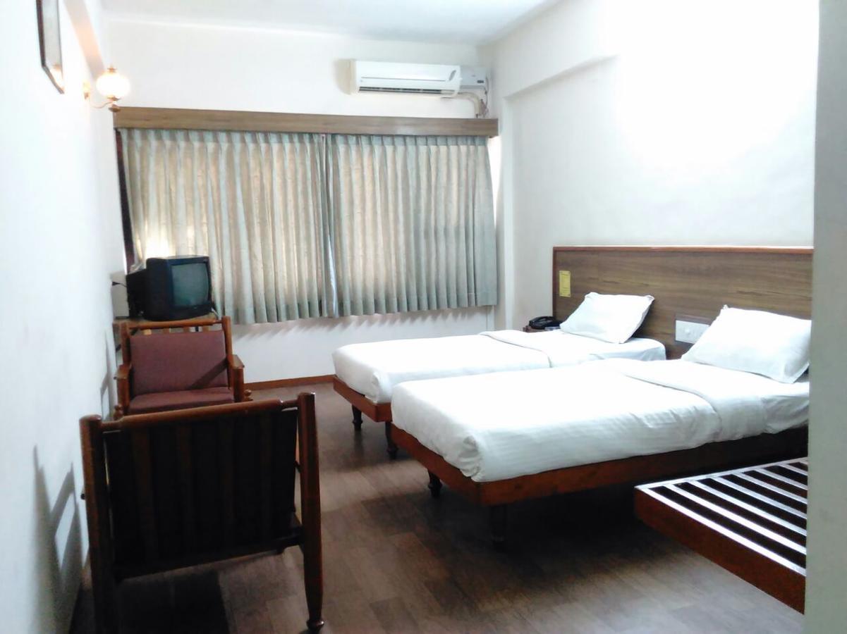 Hotel Sivaranjani Erode Kültér fotó