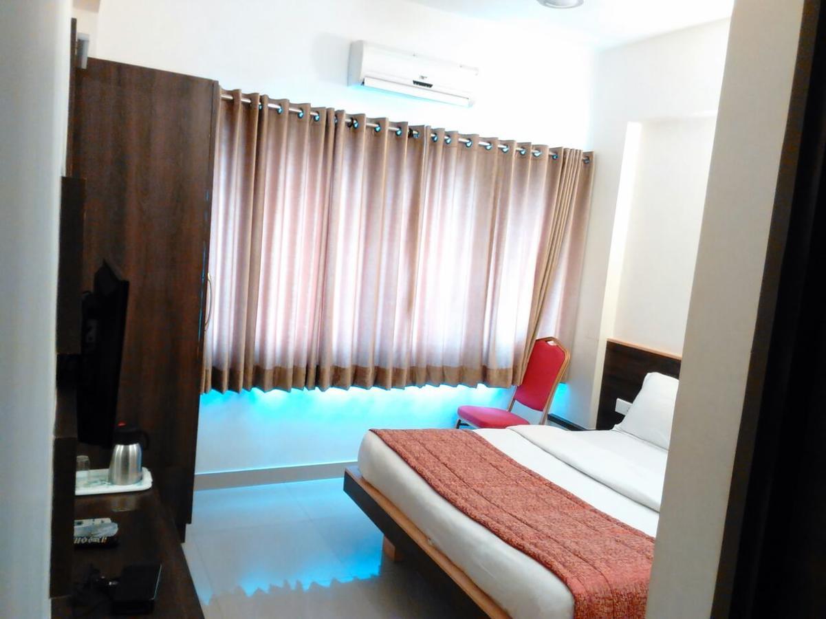 Hotel Sivaranjani Erode Kültér fotó