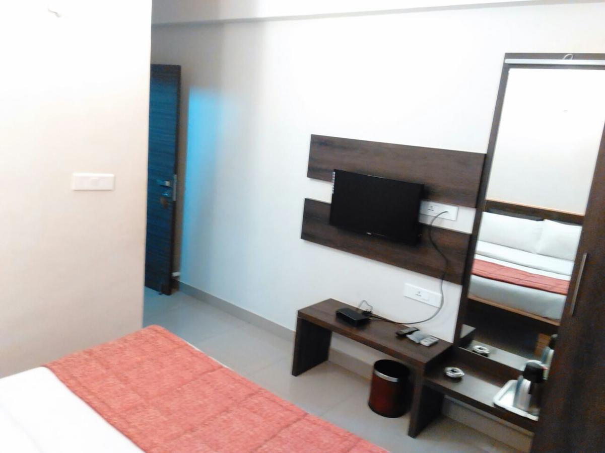 Hotel Sivaranjani Erode Kültér fotó