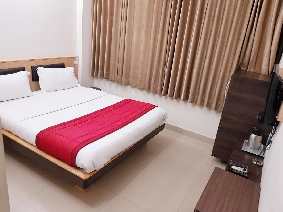 Hotel Sivaranjani Erode Kültér fotó