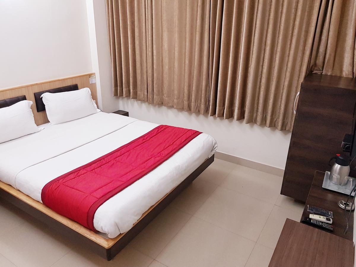 Hotel Sivaranjani Erode Kültér fotó