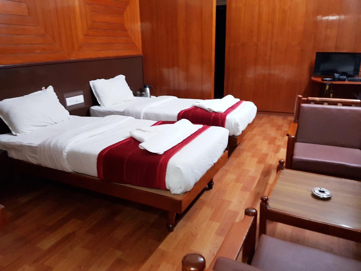 Hotel Sivaranjani Erode Kültér fotó